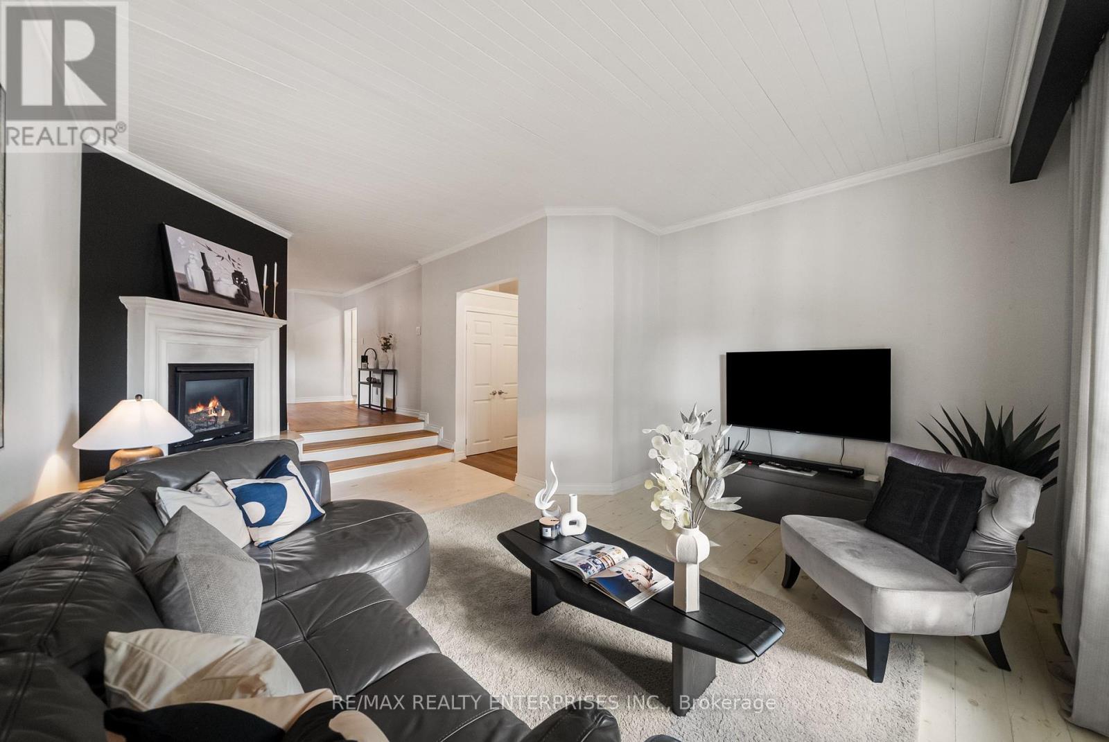 1141 Lakeshore Road W Property Photo 9