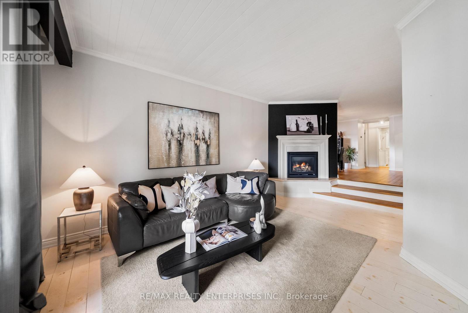 1141 Lakeshore Road W Property Photo 10