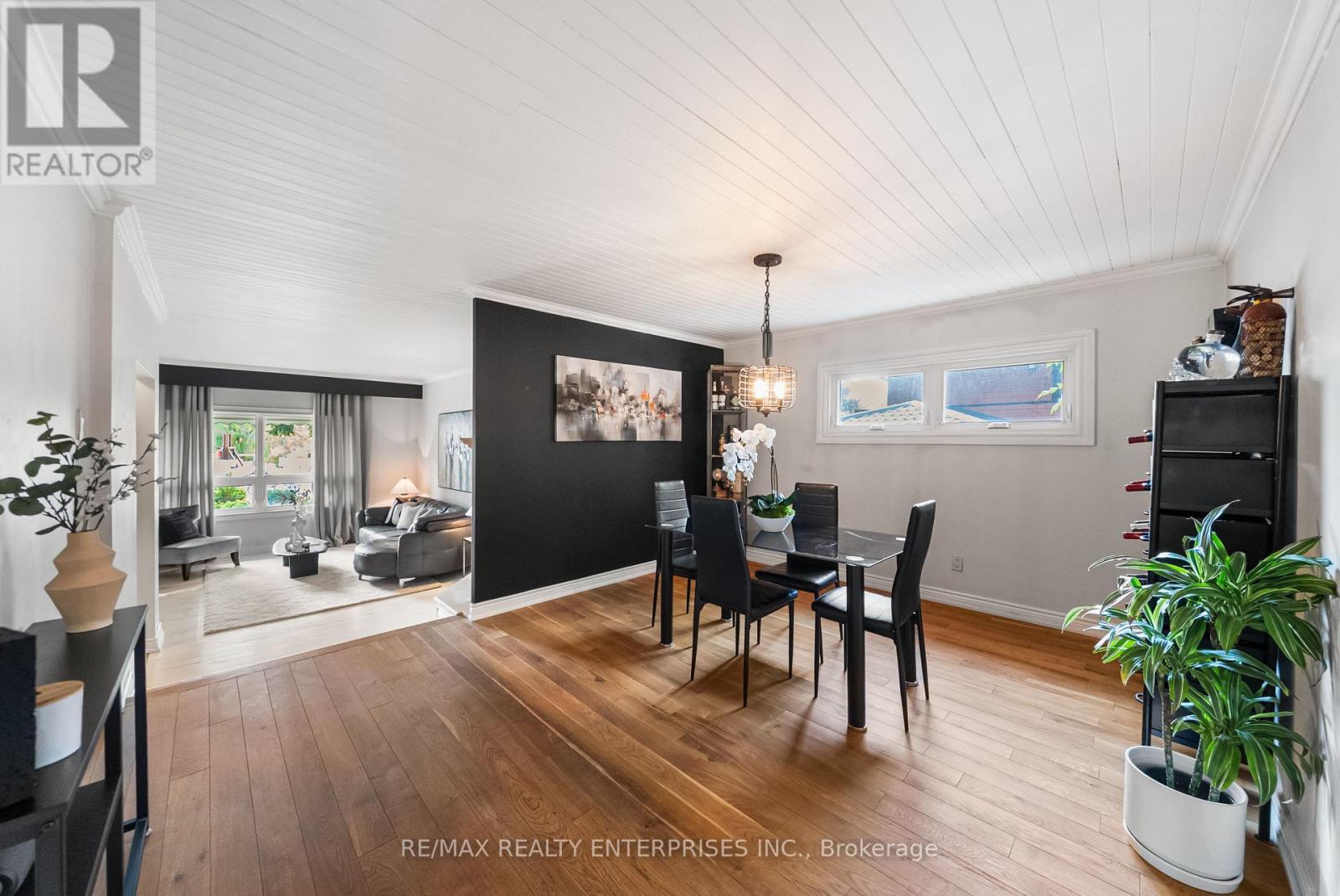 1141 Lakeshore Road W Property Photo 11