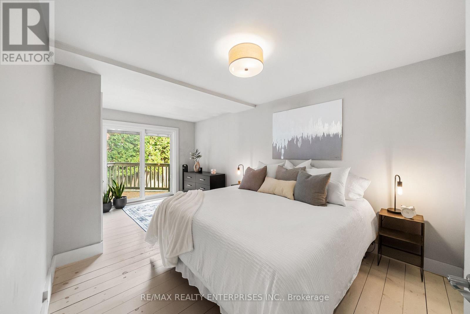 1141 Lakeshore Road W Property Photo 18