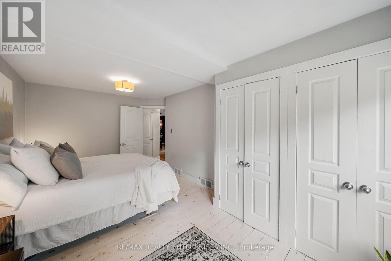 1141 Lakeshore Road W Property Photo 19