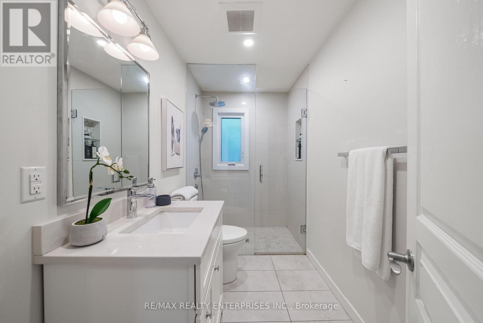 1141 Lakeshore Road W Property Photo 21