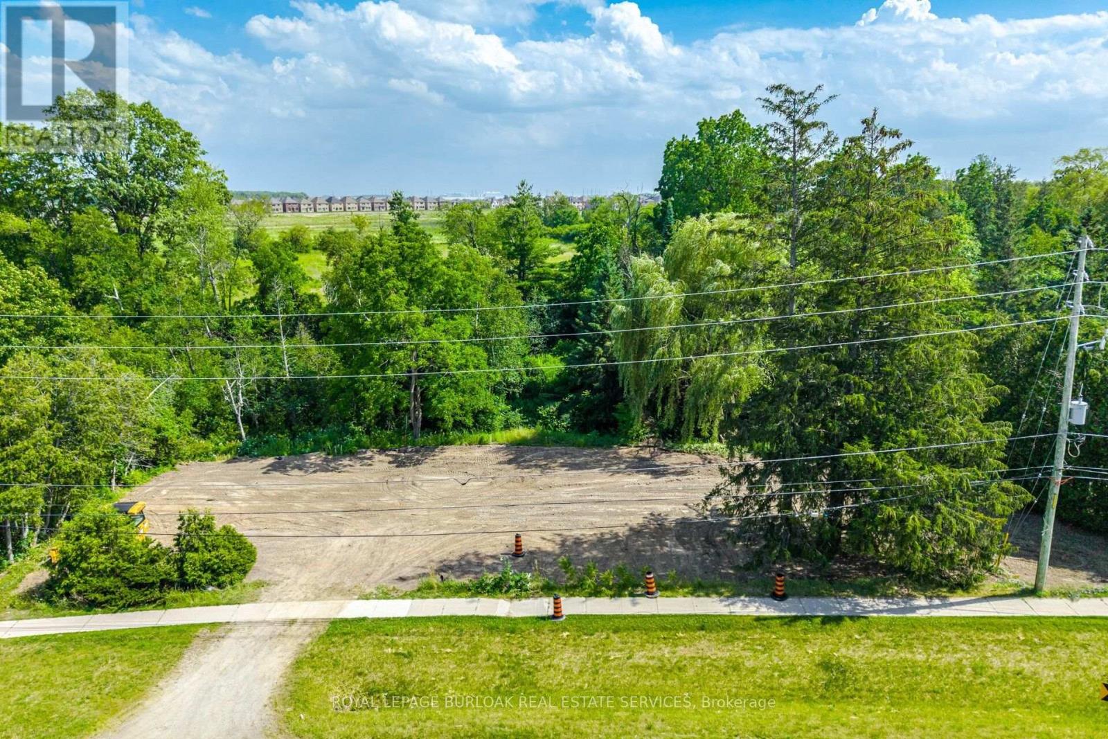2207 Embleton Road Property Photo 5
