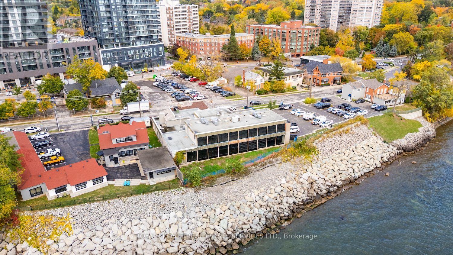 2084 Old Lakeshore Road Property Photo 6