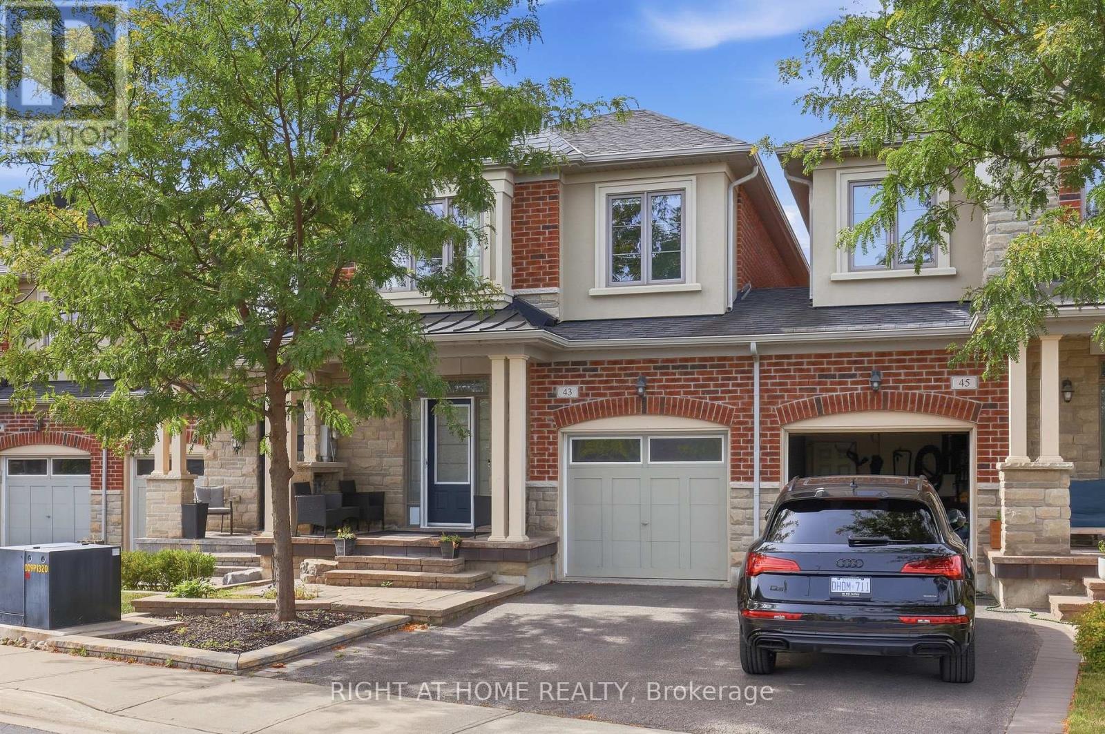 43 DIAMOND LEAF LANE Property Photo 1