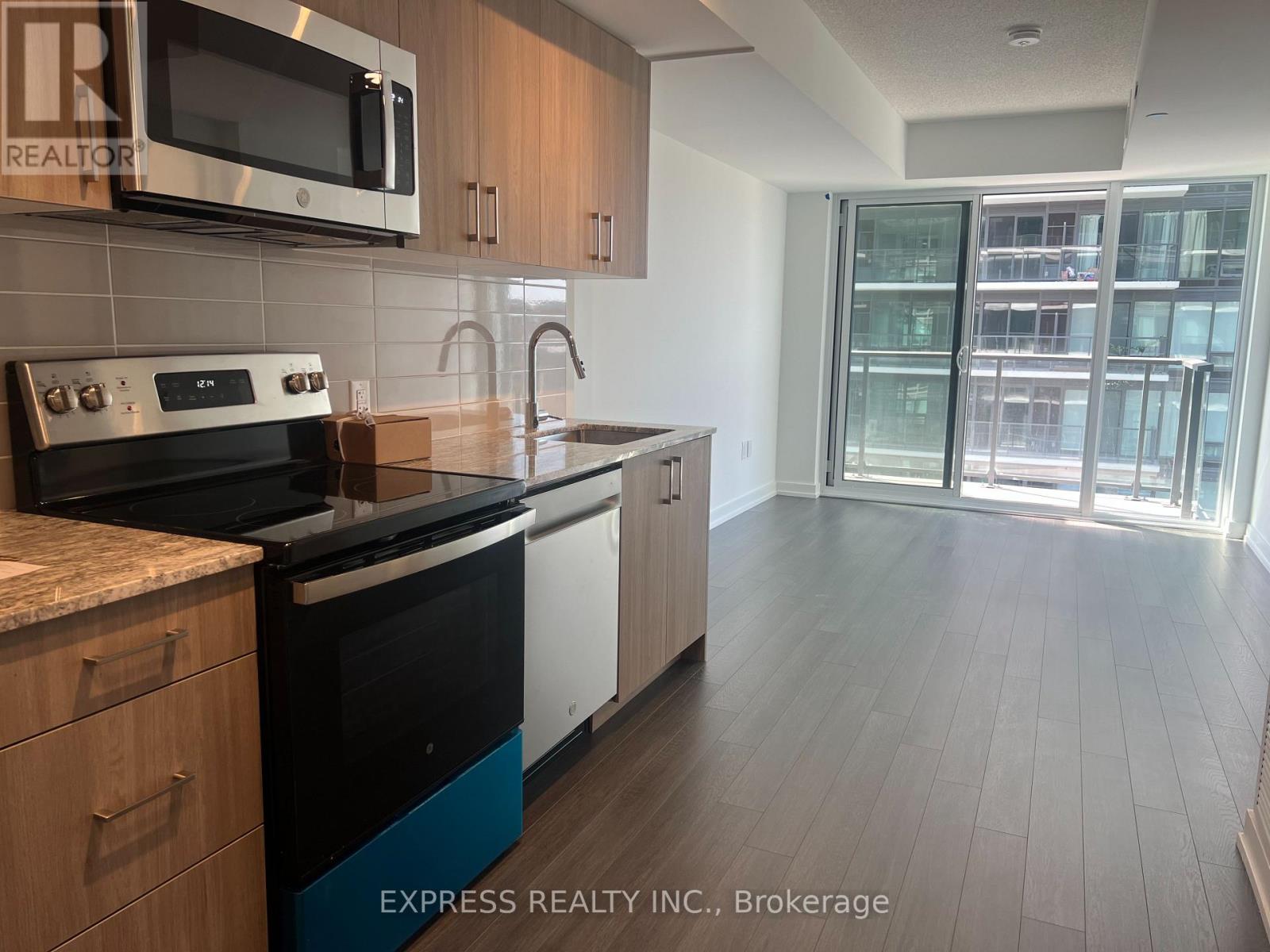 1118 - 4010 Eglinton Avenue W Property Photo 4