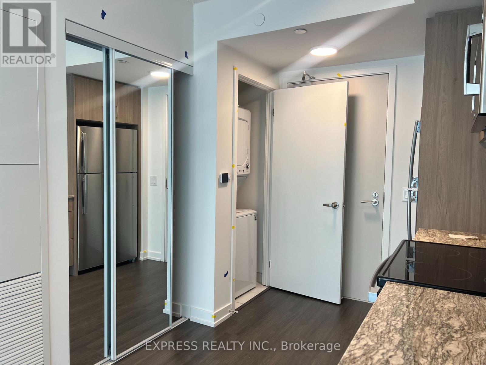 1118 - 4010 Eglinton Avenue W Property Photo 6