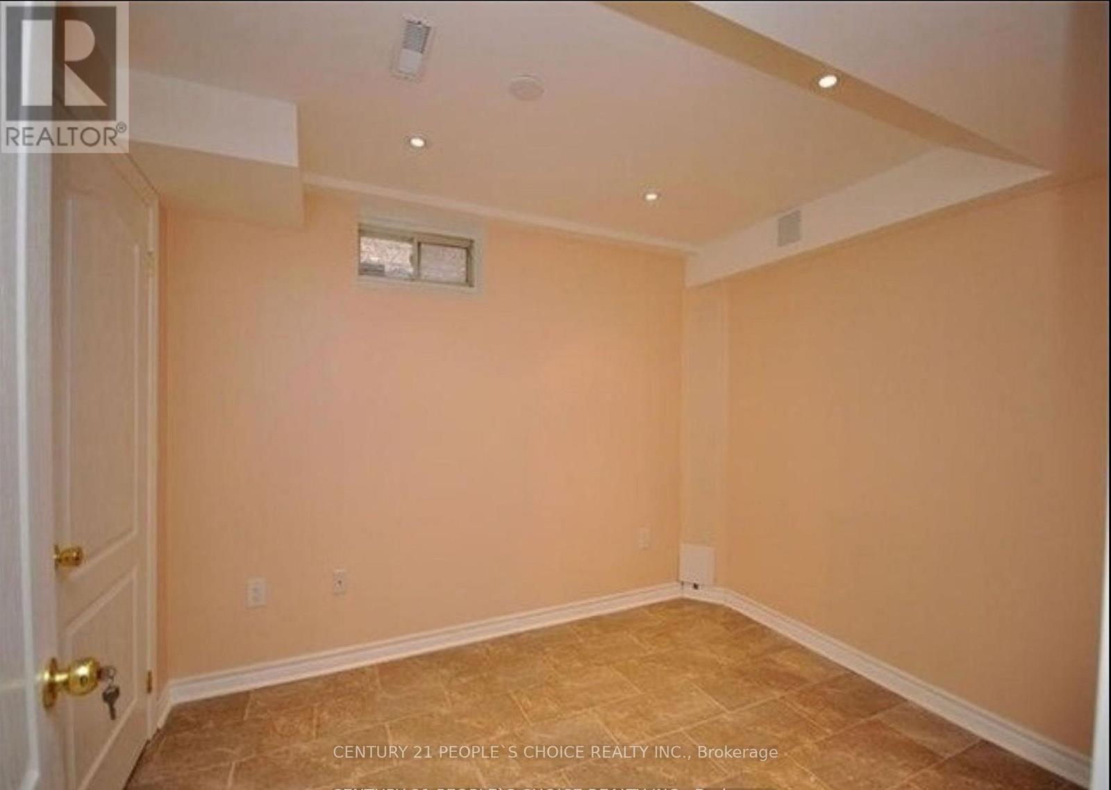 Lower - 5689 Sidmouth Street Property Photo 4