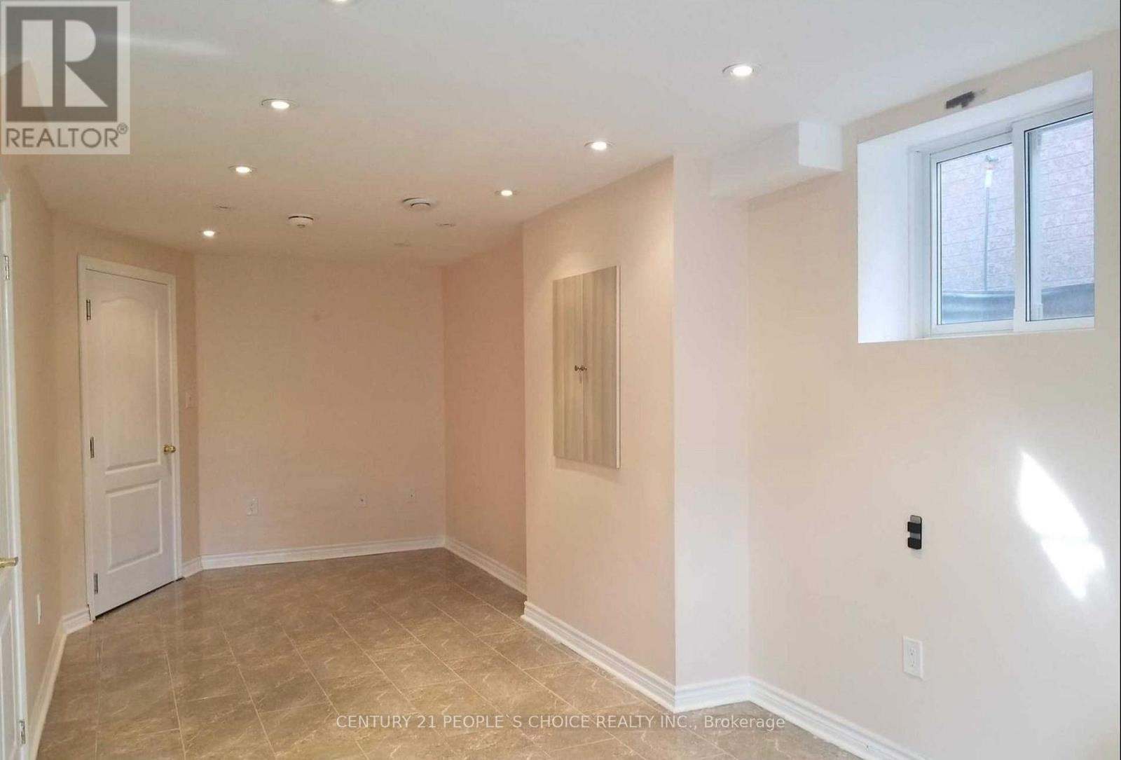 Lower - 5689 Sidmouth Street Property Photo 7
