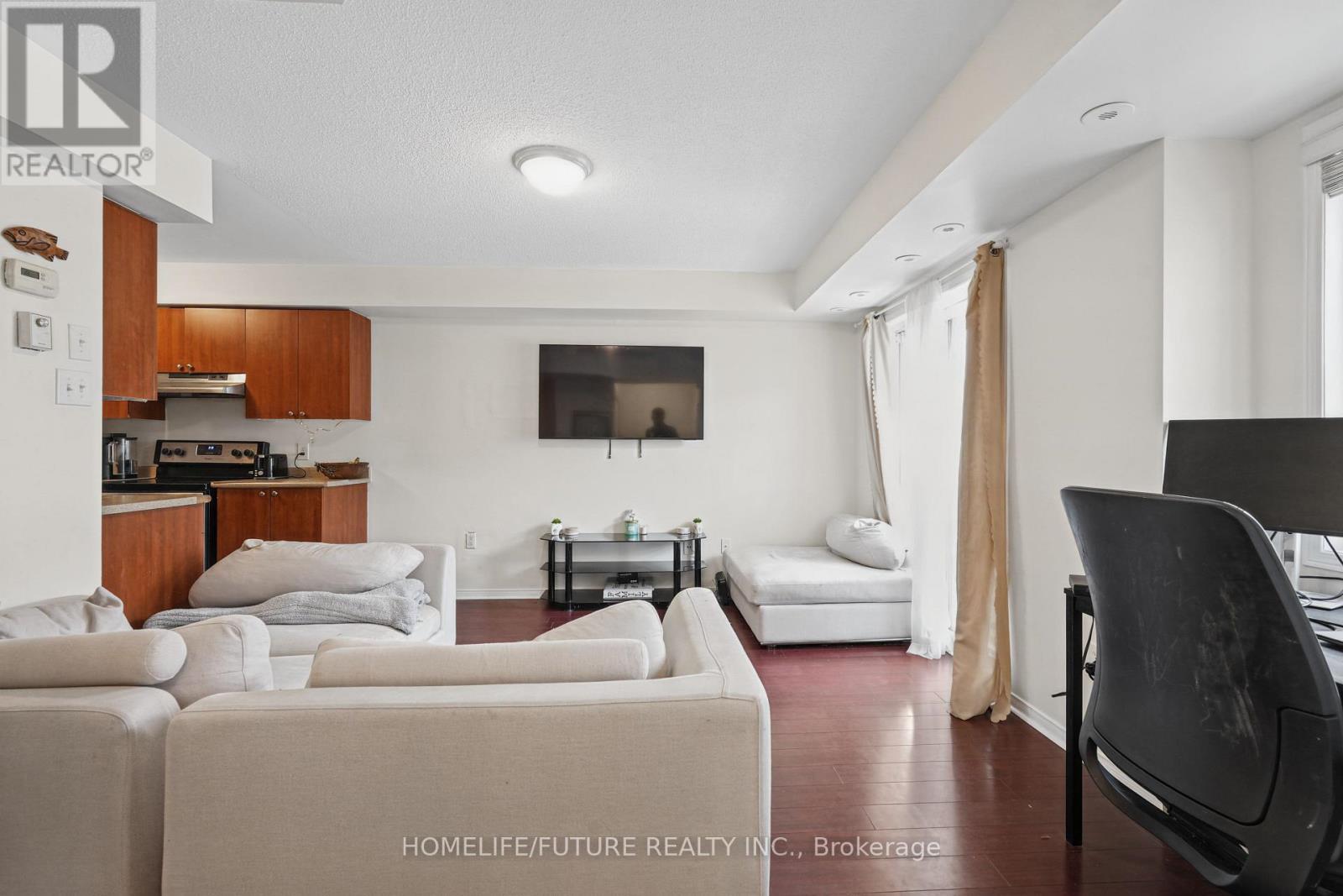 337 - 4975 Southampton Drive Property Photo 5