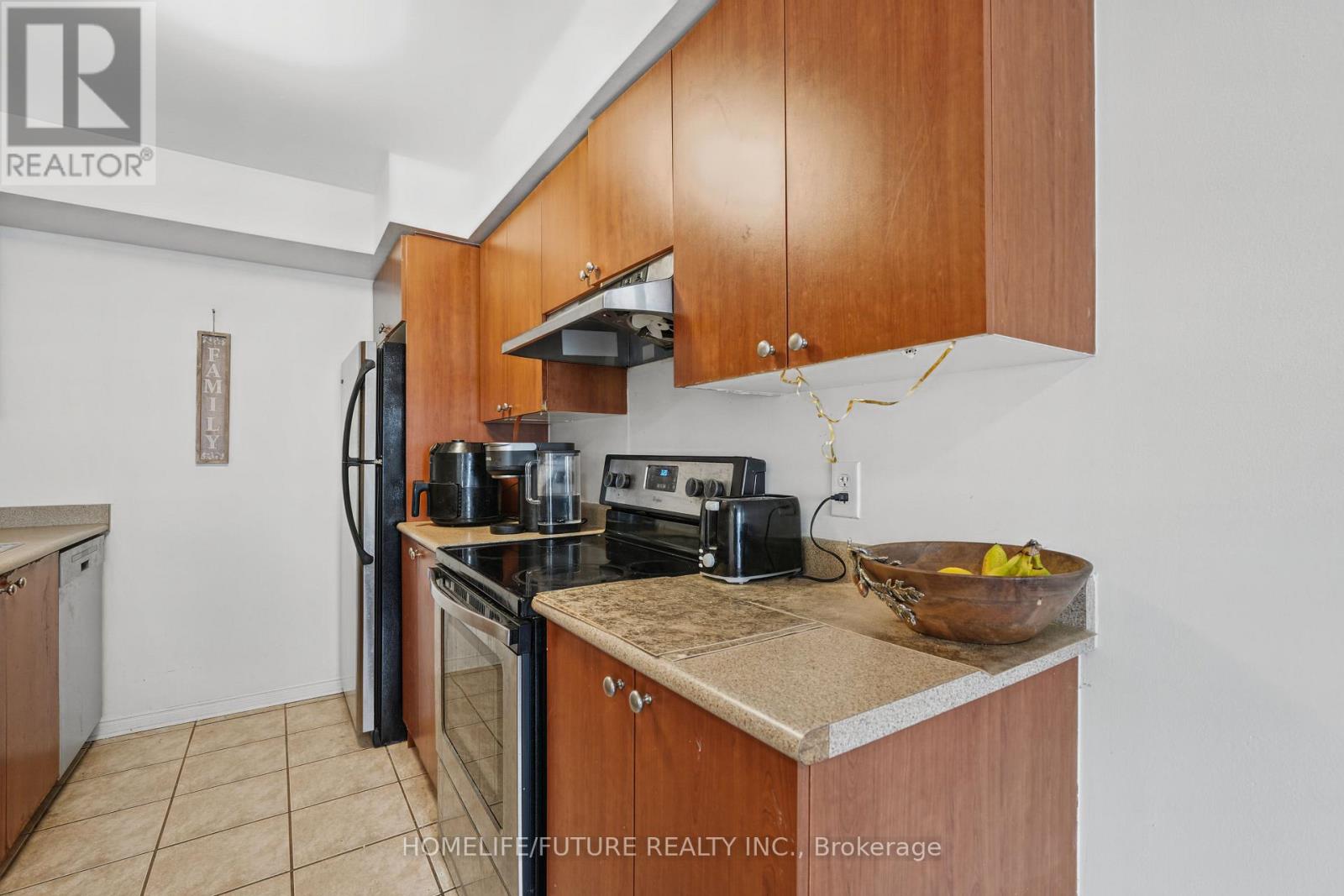 337 - 4975 Southampton Drive Property Photo 9