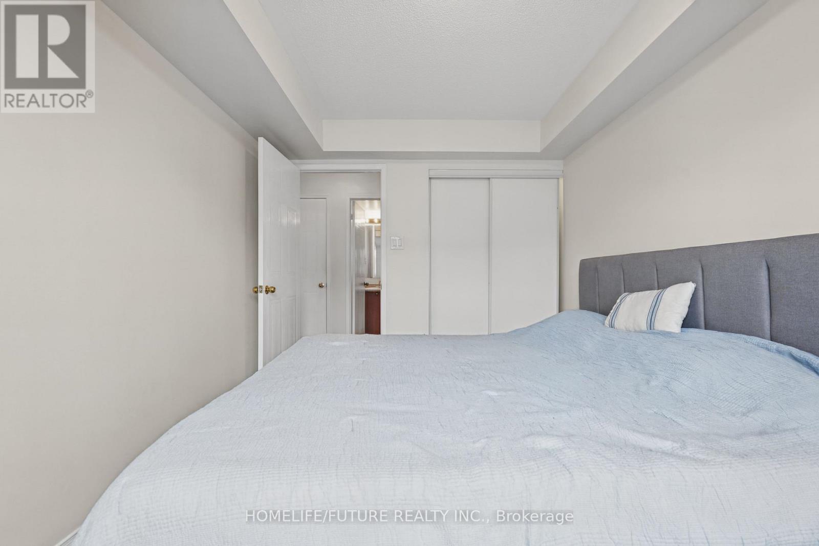 337 - 4975 Southampton Drive Property Photo 18