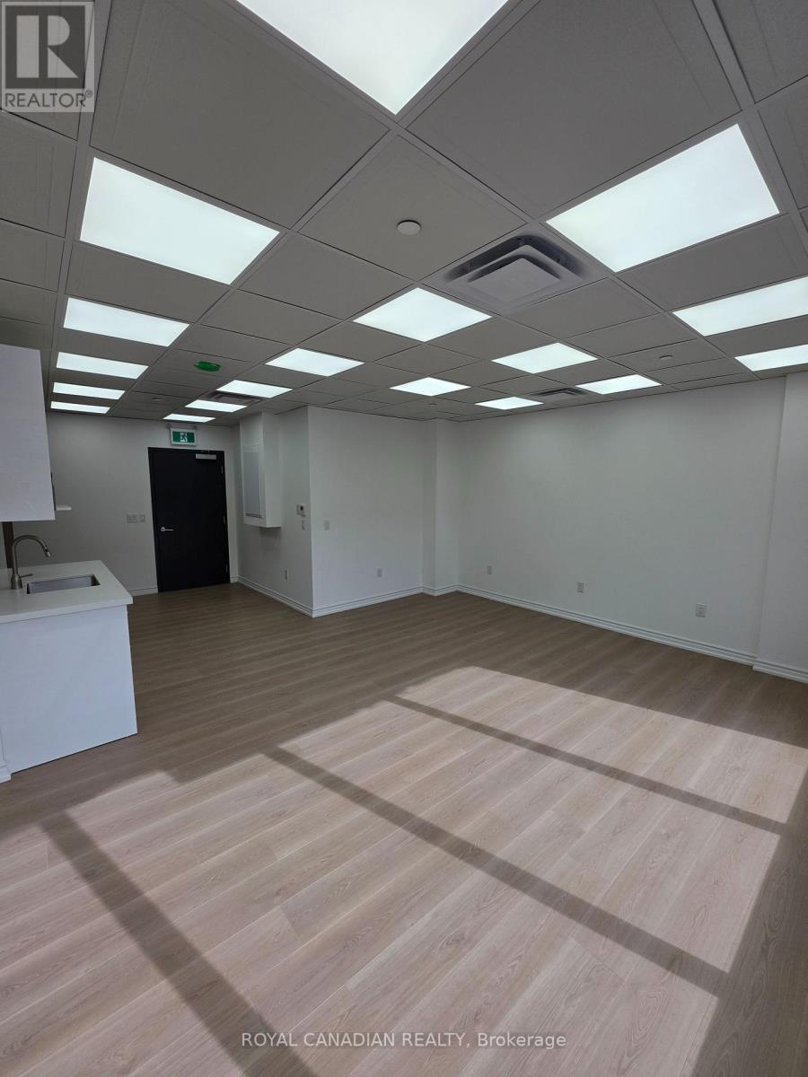 318 - 996 Martin Grove Road Property Photo 12