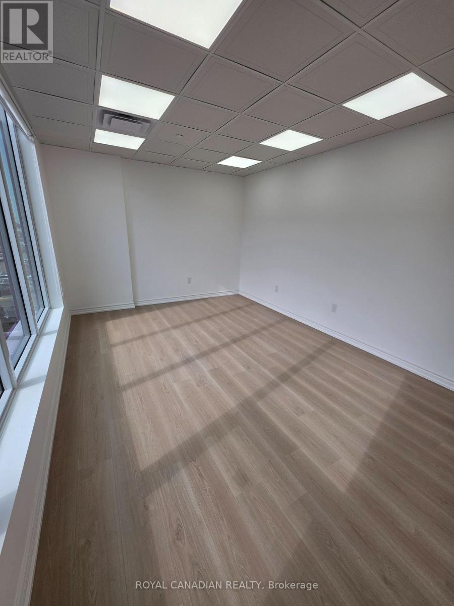 318 - 996 Martin Grove Road Property Photo 14