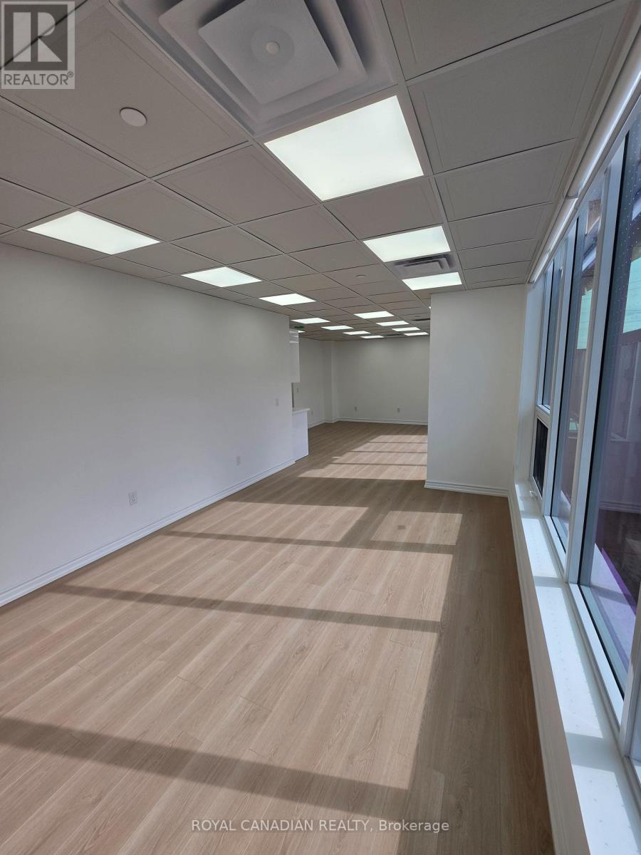 318 - 996 Martin Grove Road Property Photo 15