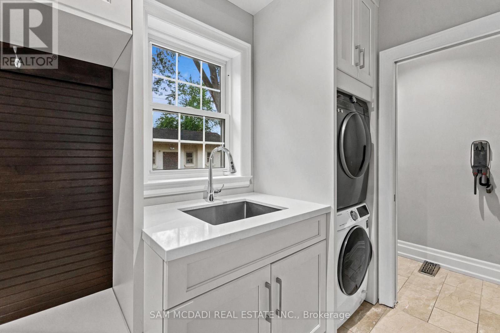 955 Caldwell Avenue Property Photo 15