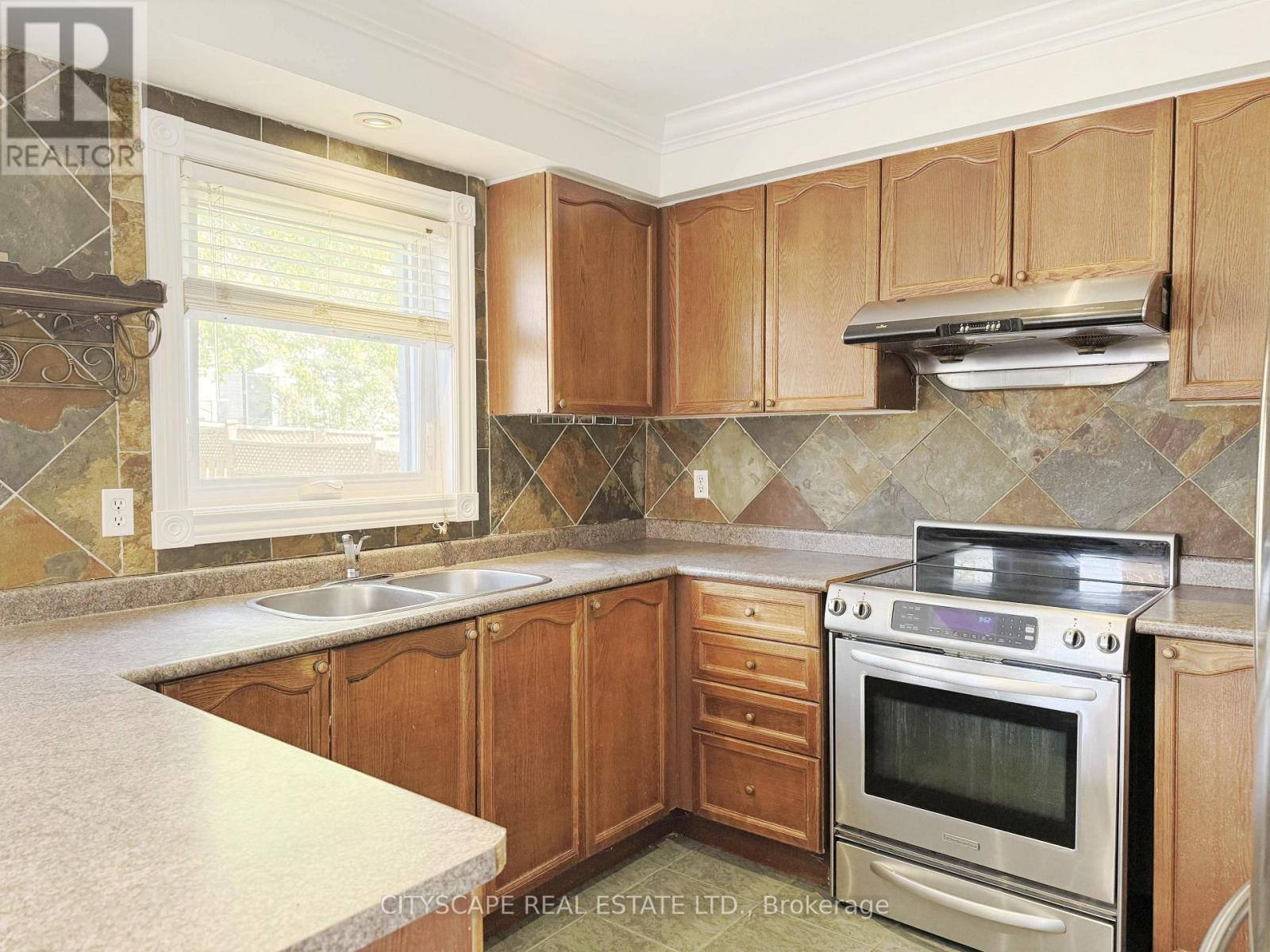 5615 Whitehorn Avenue Property Photo 9