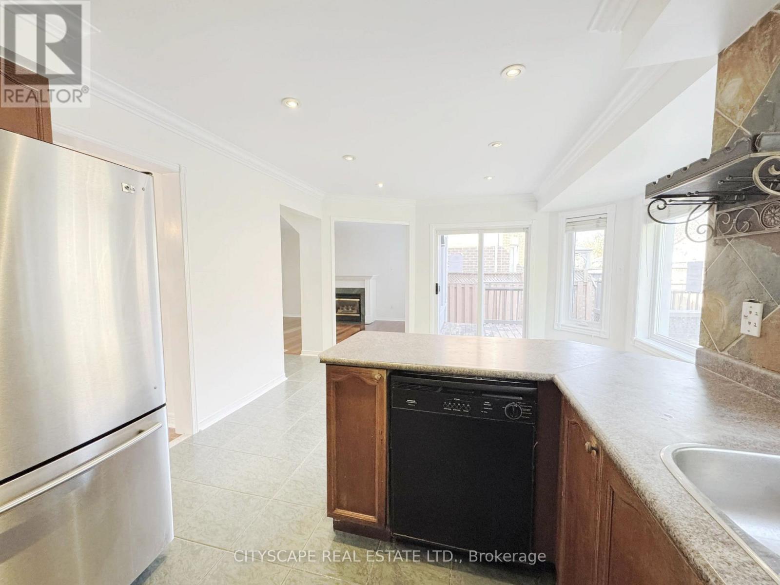 5615 Whitehorn Avenue Property Photo 10