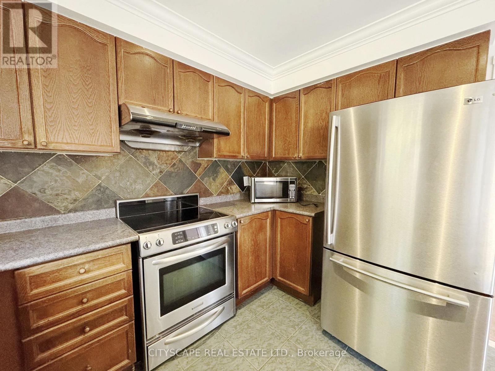 5615 Whitehorn Avenue Property Photo 11