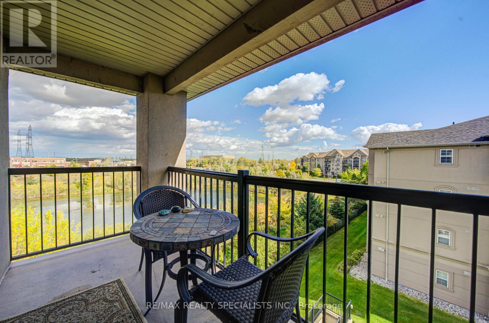 414 - 1483 Maple Avenue Property Photo 22