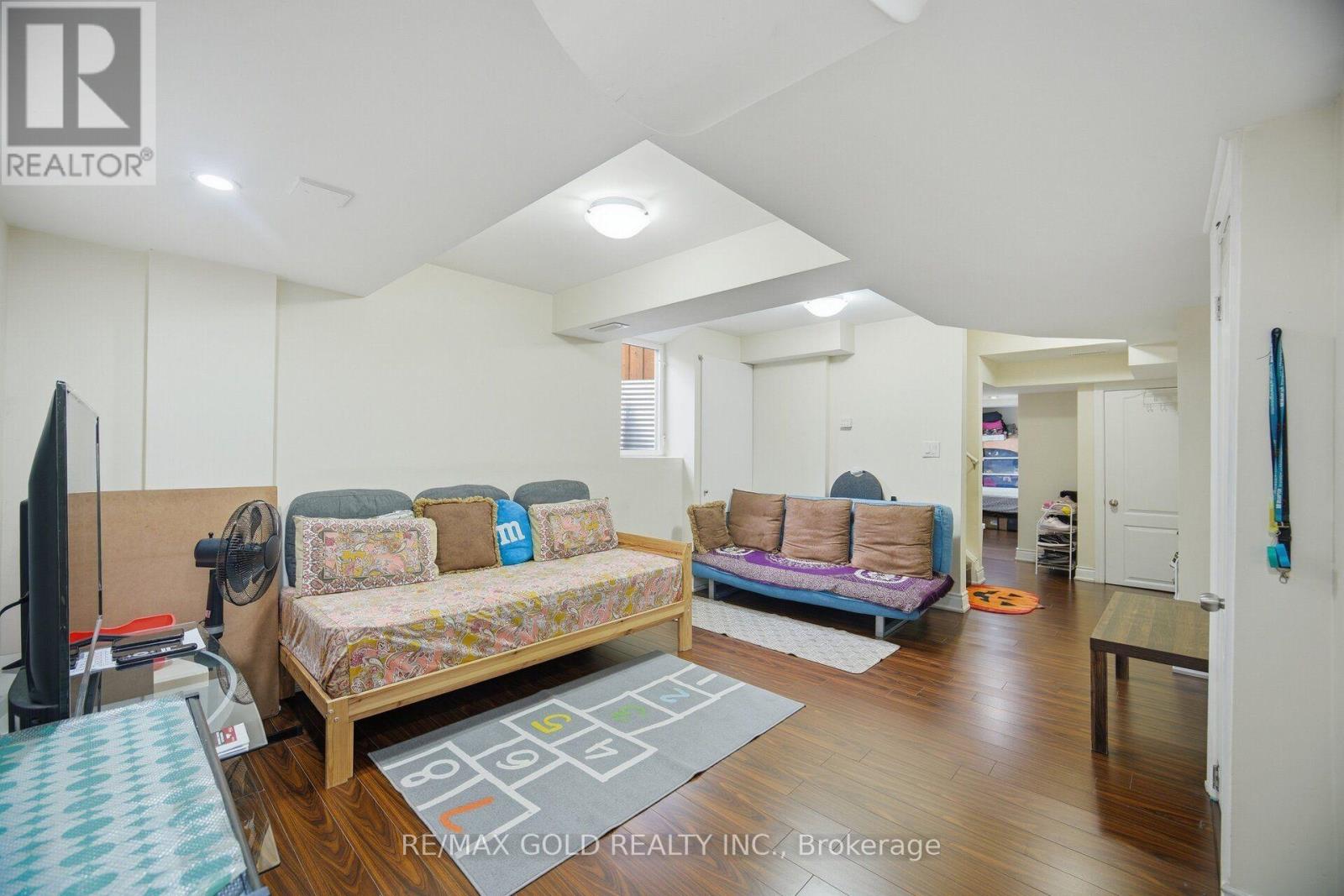 45 Biddens Square Property Photo 36
