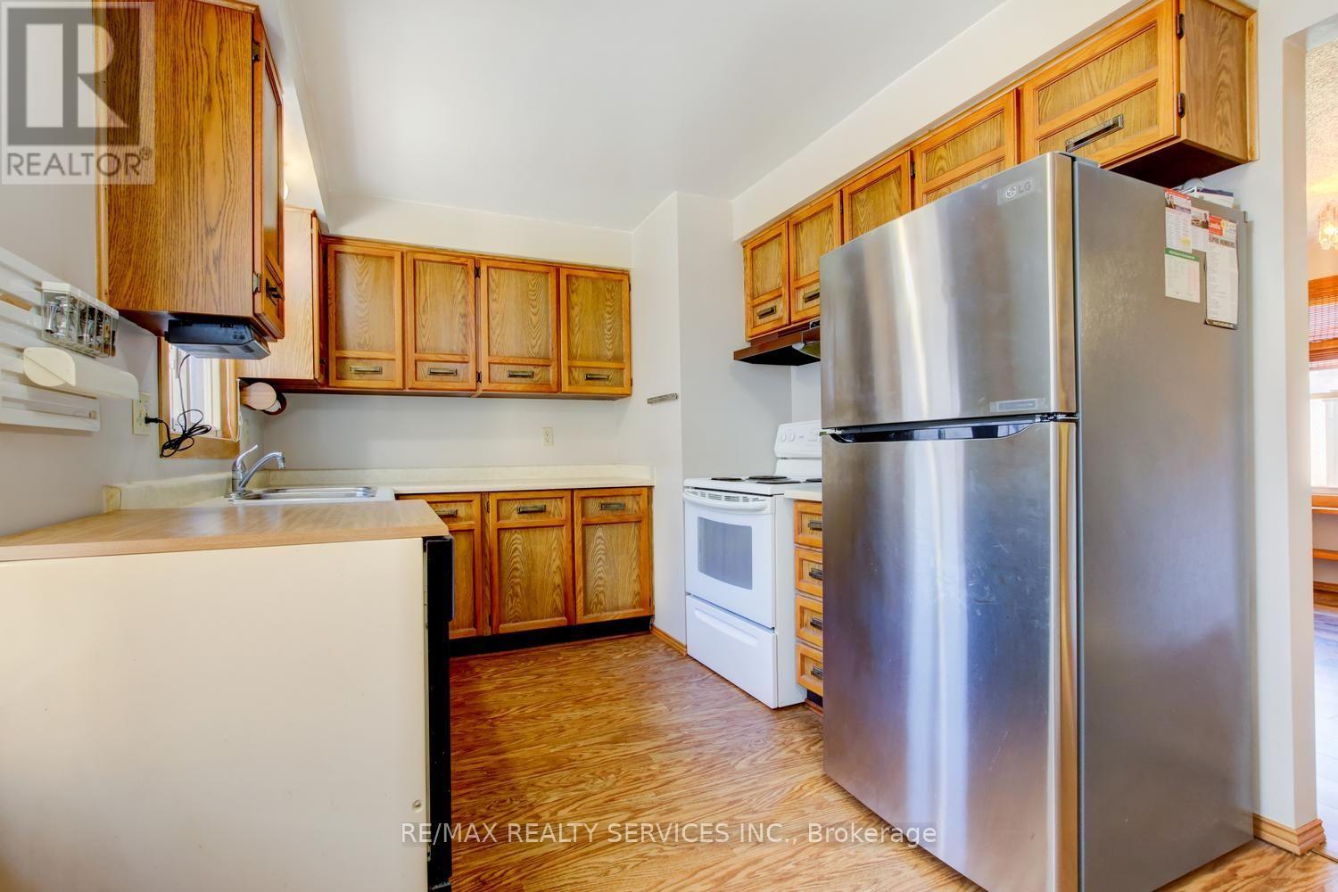 41 Greenleaf Crescent Property Photo 12