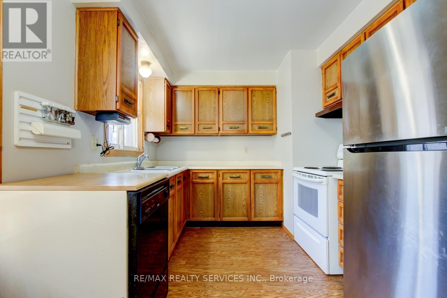 41 Greenleaf Crescent Property Photo 14