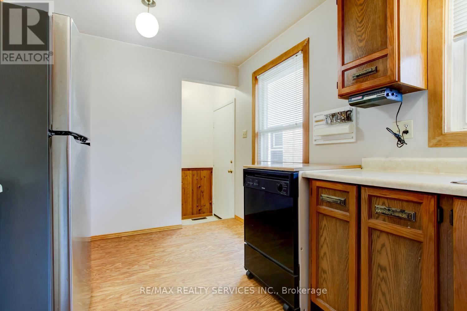 41 Greenleaf Crescent Property Photo 16