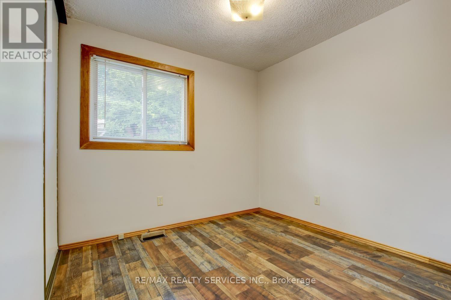 41 Greenleaf Crescent Property Photo 22