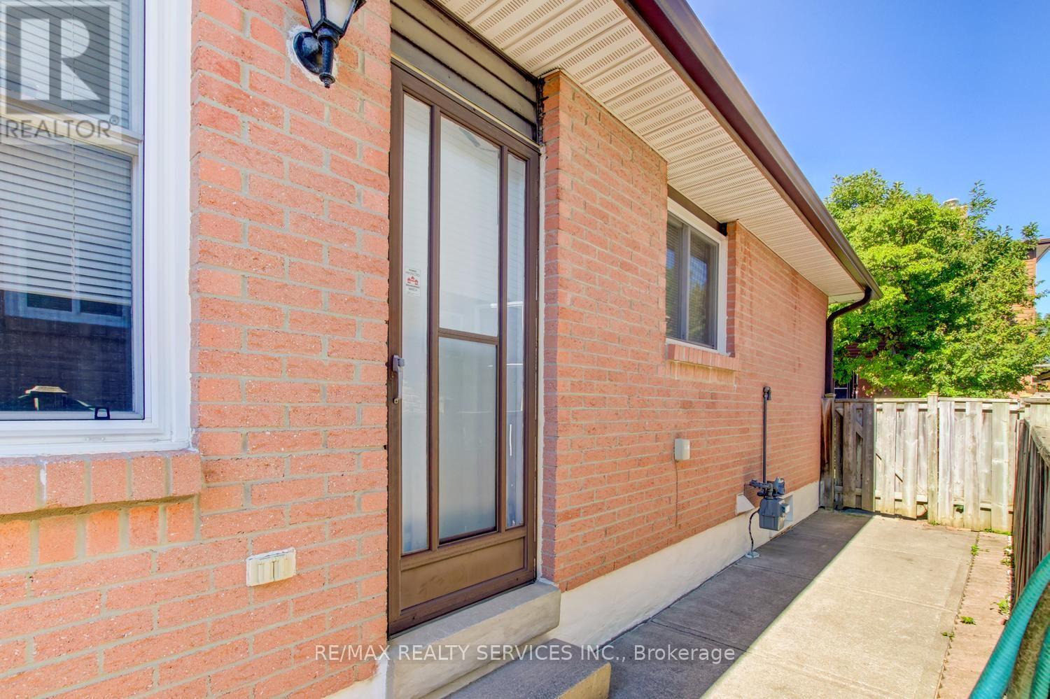 41 Greenleaf Crescent Property Photo 35