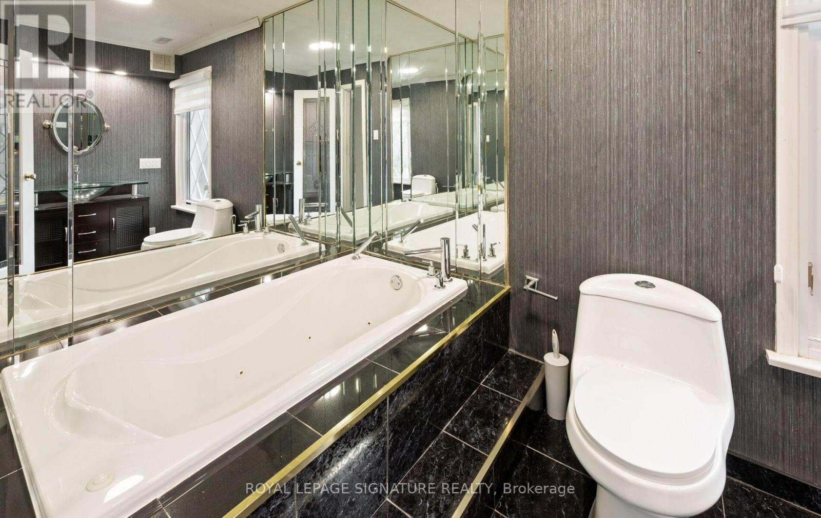 251 Third Line Property Photo 32