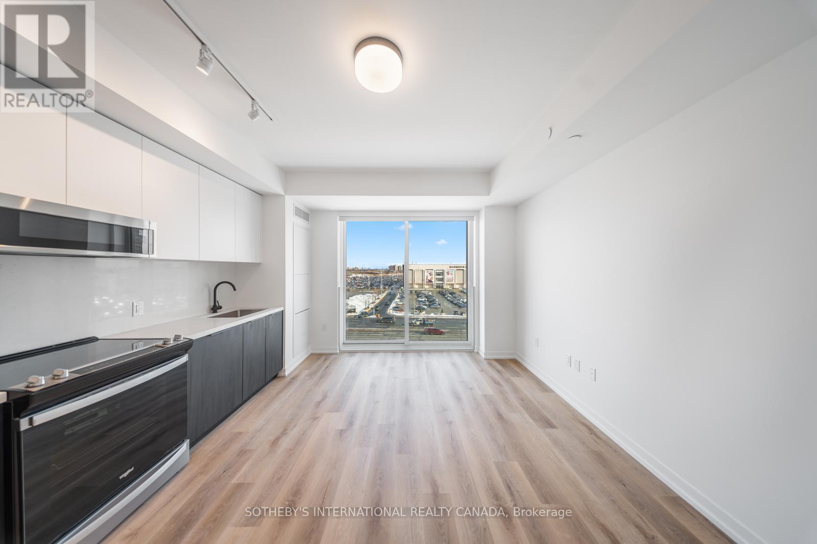 803 - 5 York Garden Way Property Photo 1