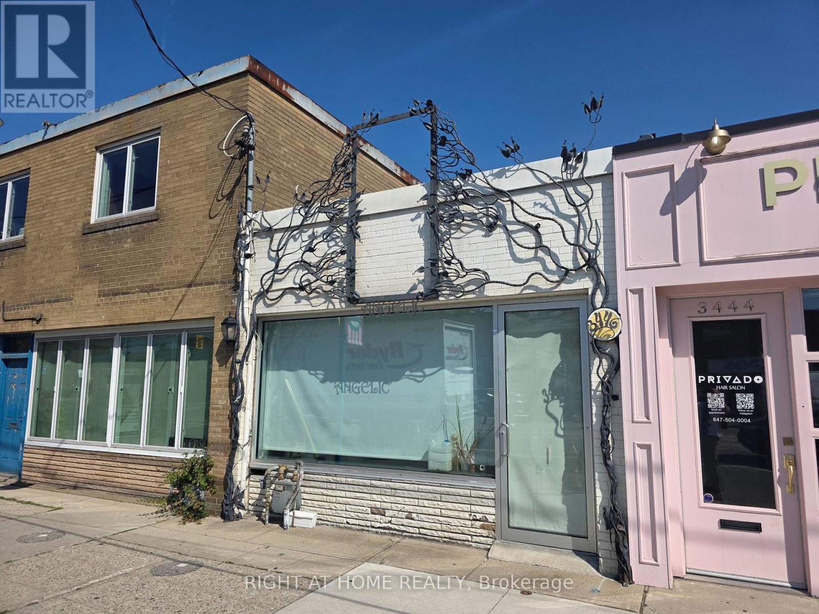 3446 Lake Shore Boulevard W Property Photo 1