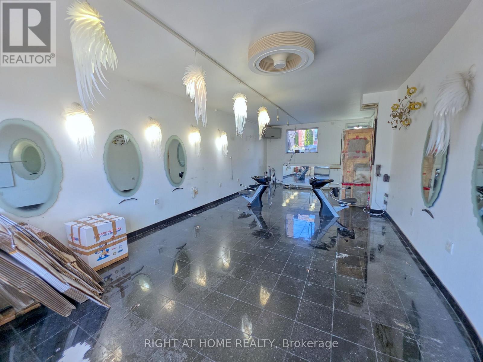 3446 Lake Shore Boulevard W Property Photo 3