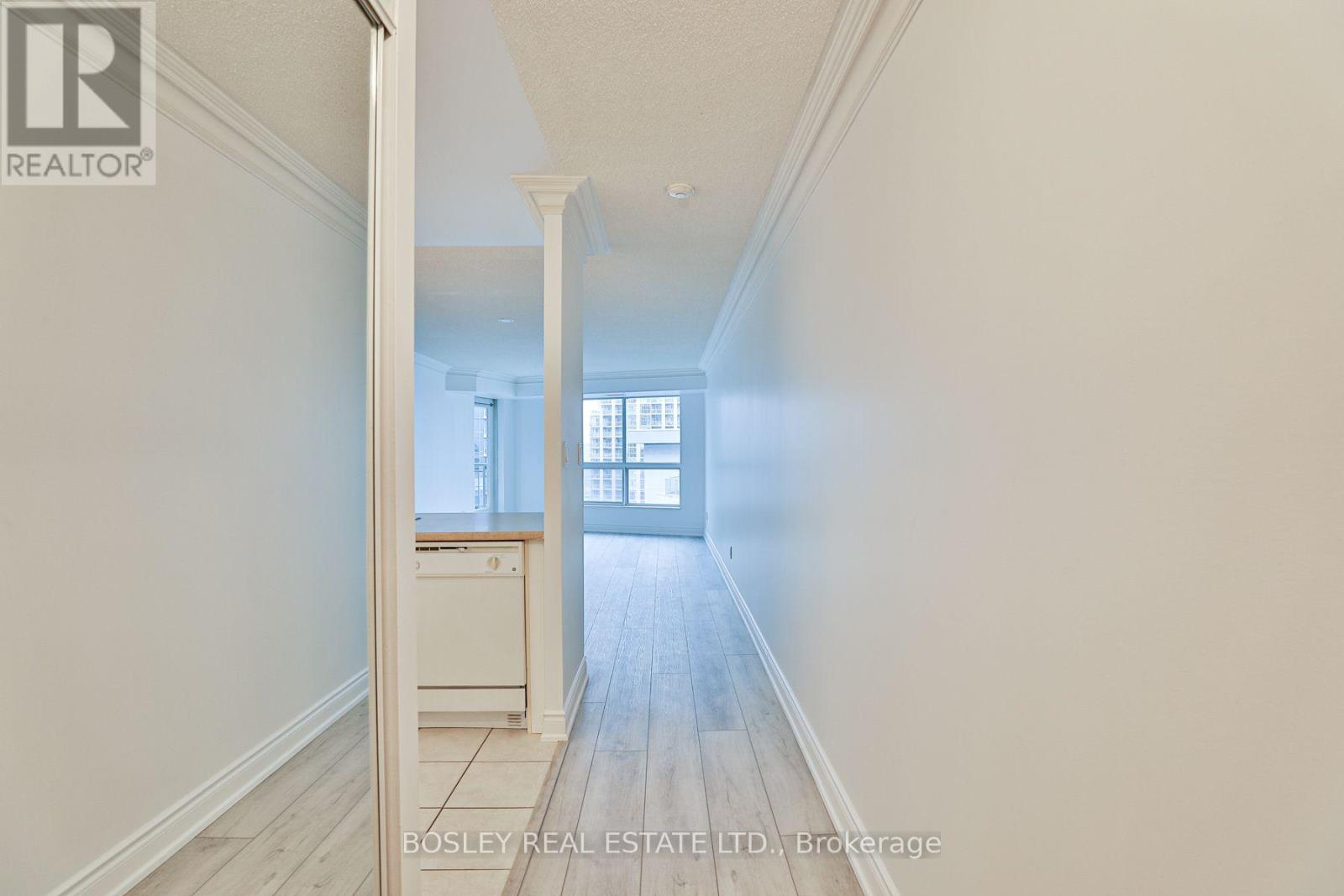 1512 - 2111 LAKE SHORE BOULEVARD W Property Photo 1