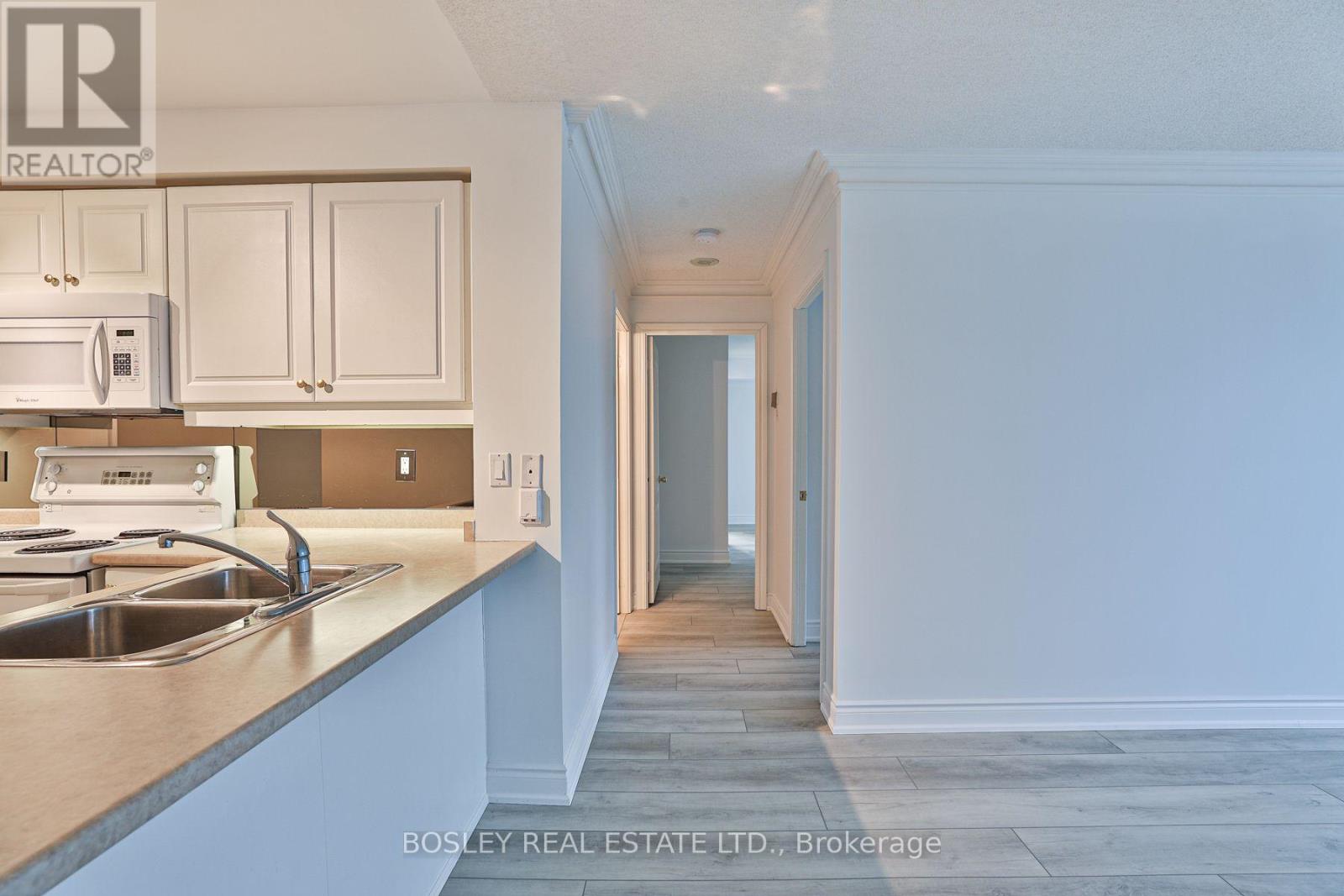 1512 - 2111 Lake Shore Boulevard W Property Photo 9