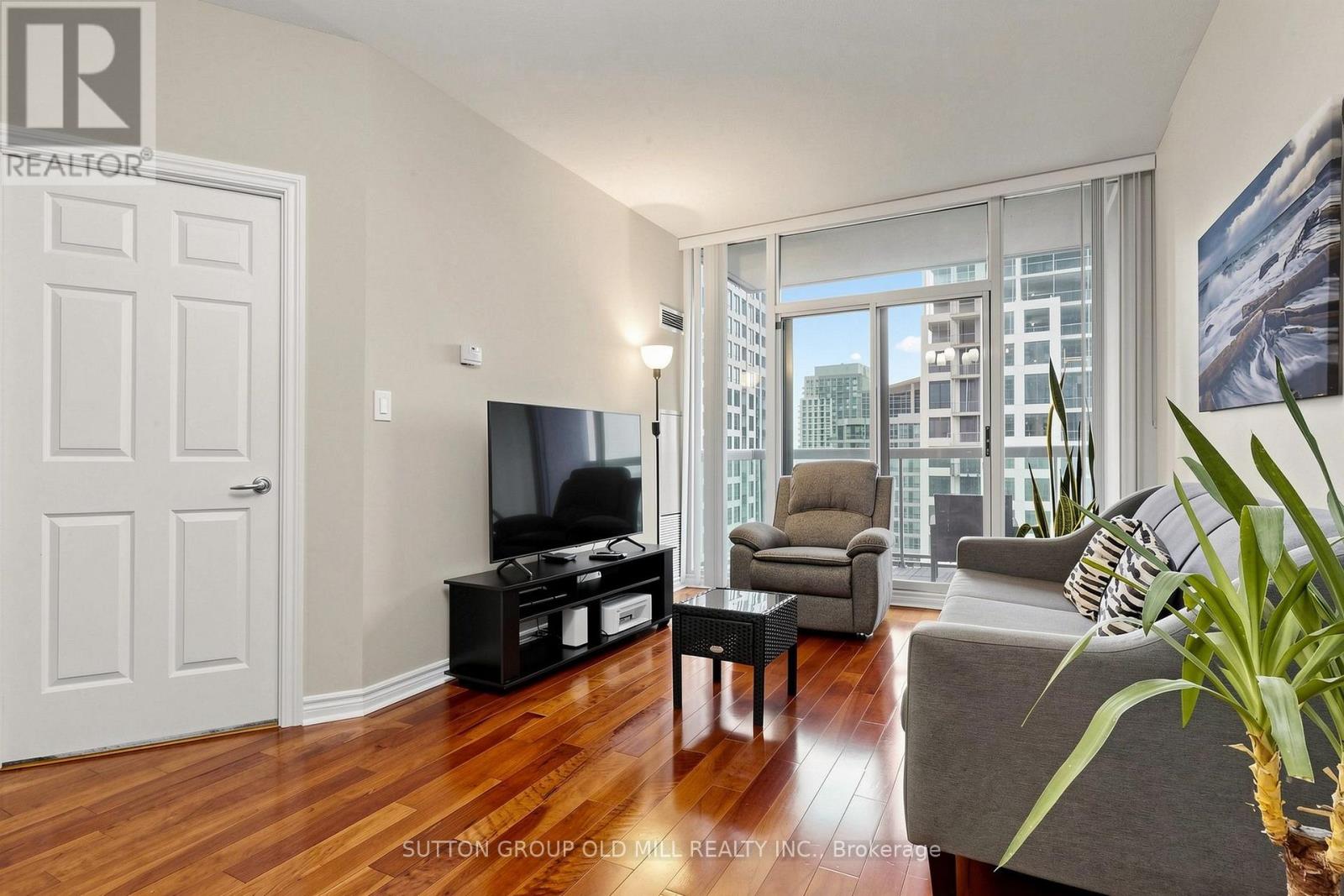 3109 - 3504 Hurontario Street Property Photo 8