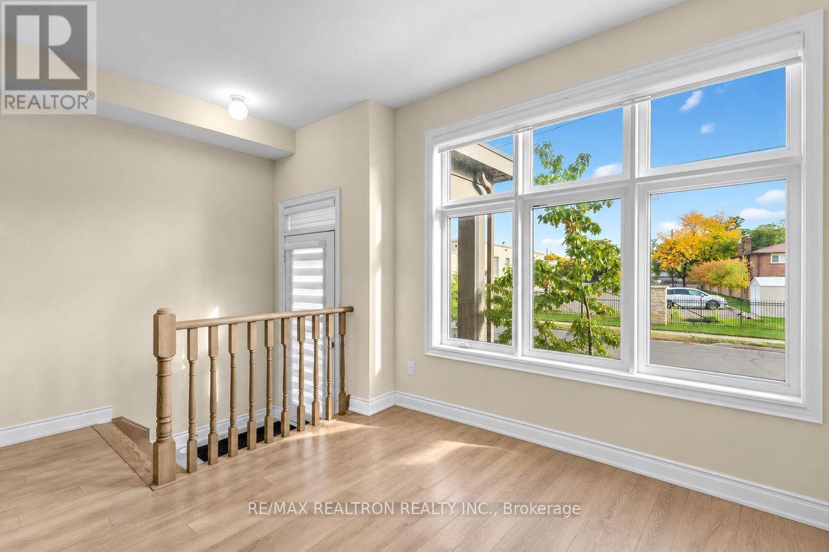 2 - 2a Muir Avenue Property Photo 3