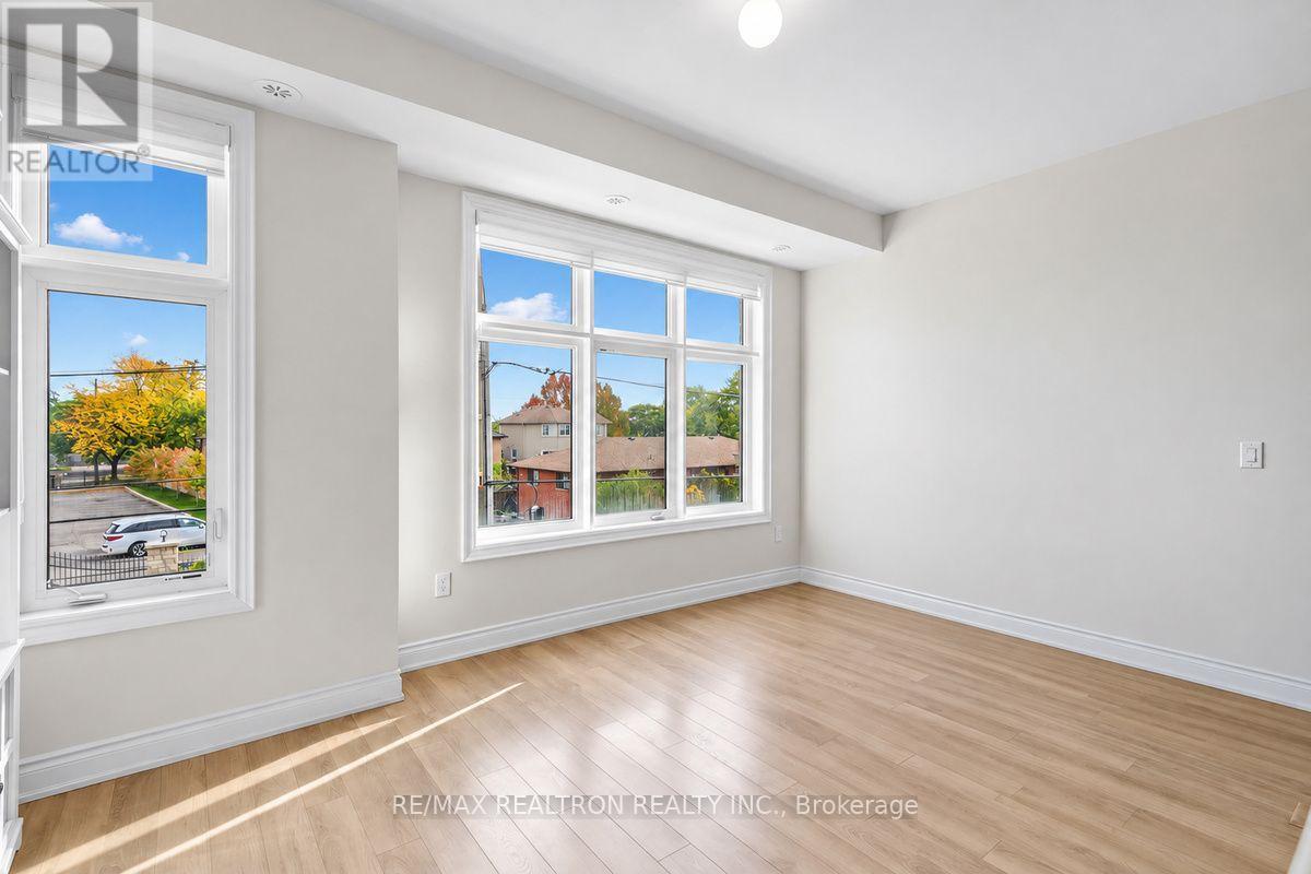 2 - 2a Muir Avenue Property Photo 5
