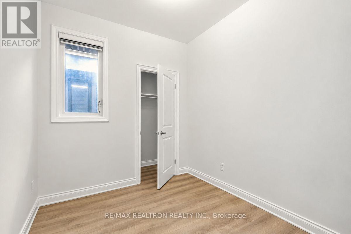 2 - 2a Muir Avenue Property Photo 34
