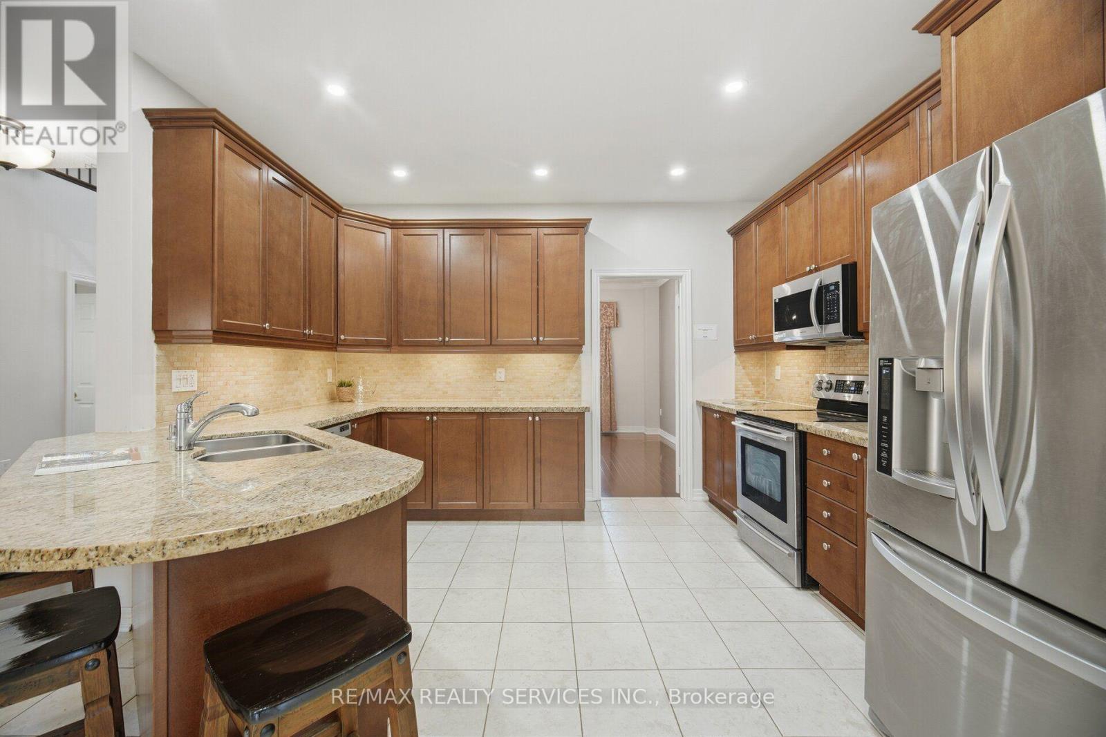76 North Riverdale Drive Property Photo 12