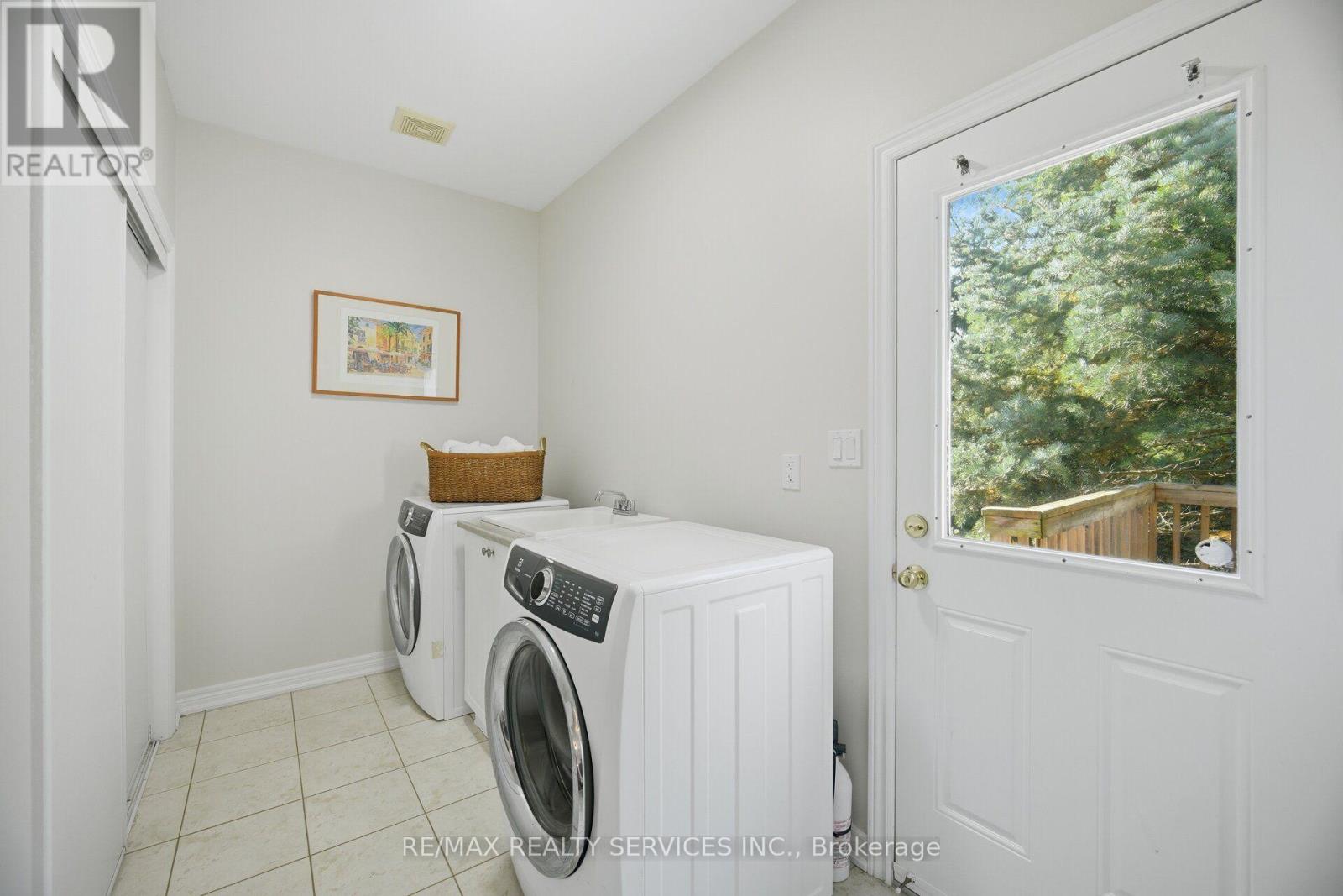 76 North Riverdale Drive Property Photo 21