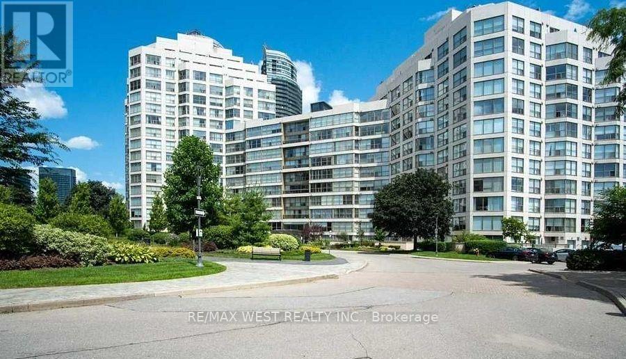 Nph7 - 2261 Lake Shore Boulevard W Property Photo 2