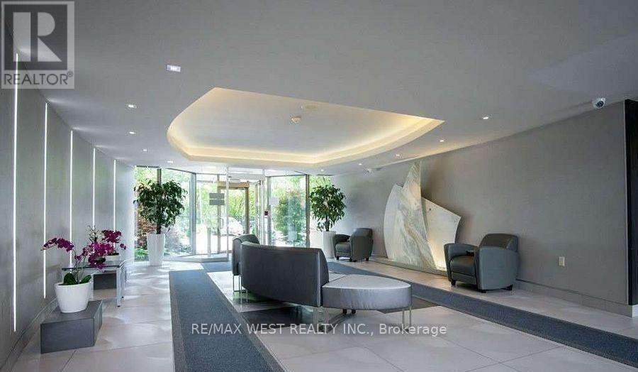 Nph7 - 2261 Lake Shore Boulevard W Property Photo 3