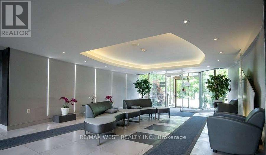 Nph7 - 2261 Lake Shore Boulevard W Property Photo 4