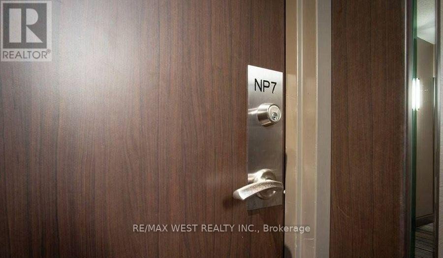 Nph7 - 2261 Lake Shore Boulevard W Property Photo 6