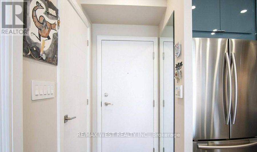 Nph7 - 2261 Lake Shore Boulevard W Property Photo 8