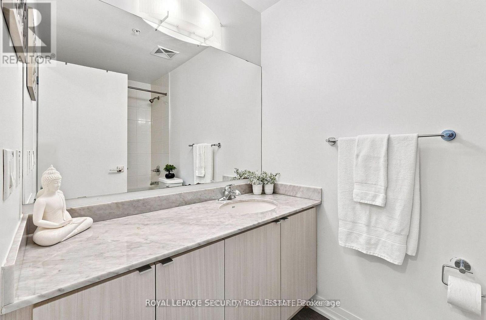 110 - 408 Browns Line Property Photo 7