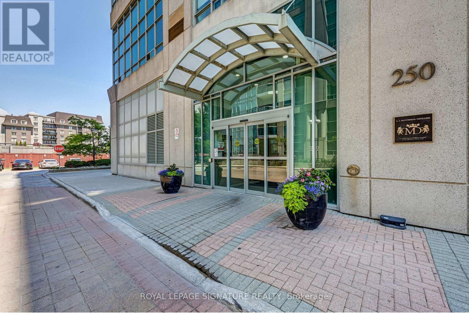714 - 250 Manitoba Street Property Photo 2