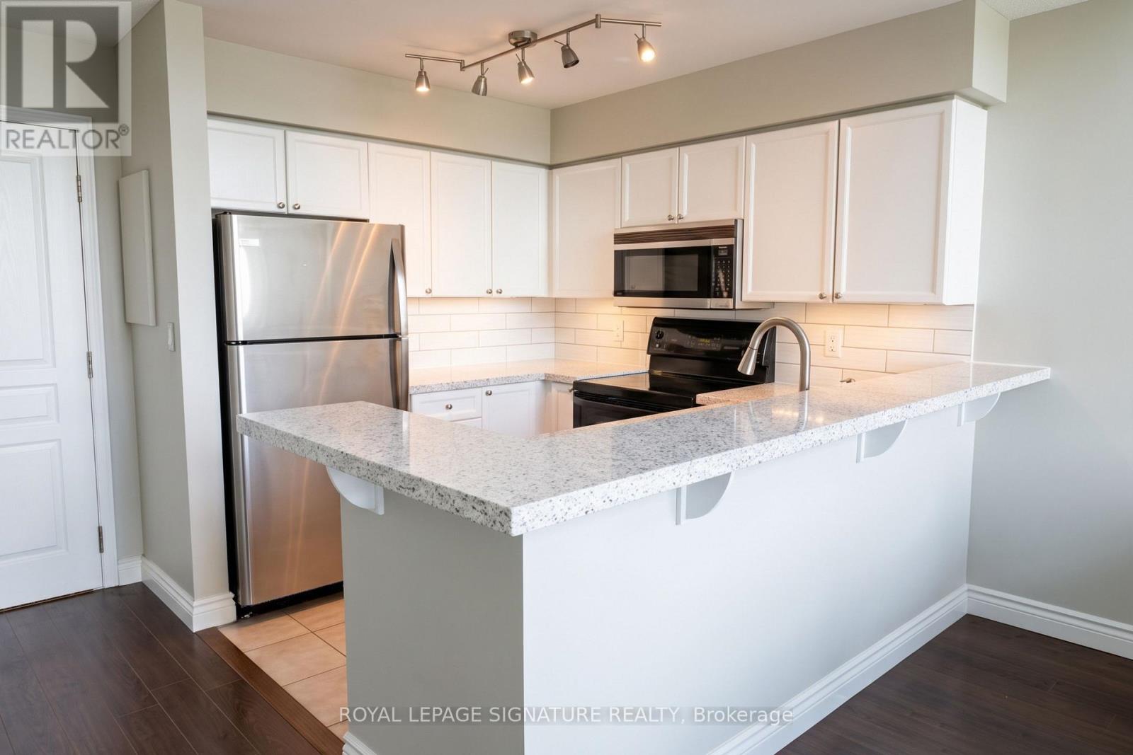 714 - 250 Manitoba Street Property Photo 5